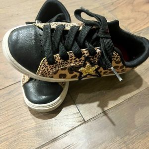 Sketchers leopard Los Angeles sneakers kids sz 1